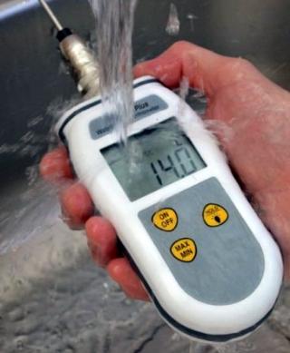 Waterproof Digital Hand Held Thermometer - Aquatemp