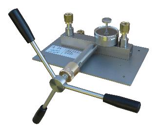 Comparator Pump - 1000 Bar  Distilled Water